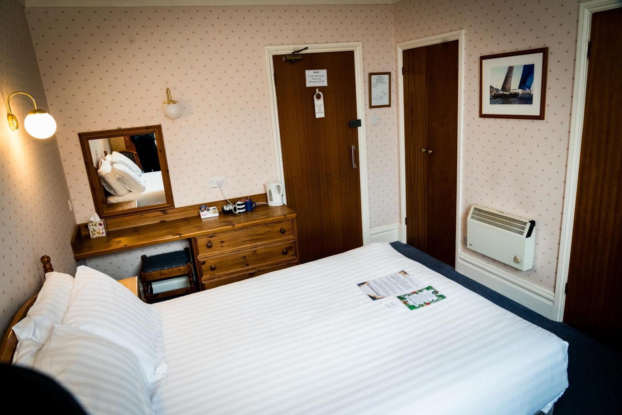 Channel View Hotel 섕클린 객실 사진